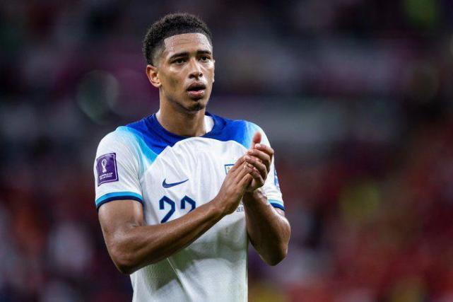 随着C罗 随着C罗