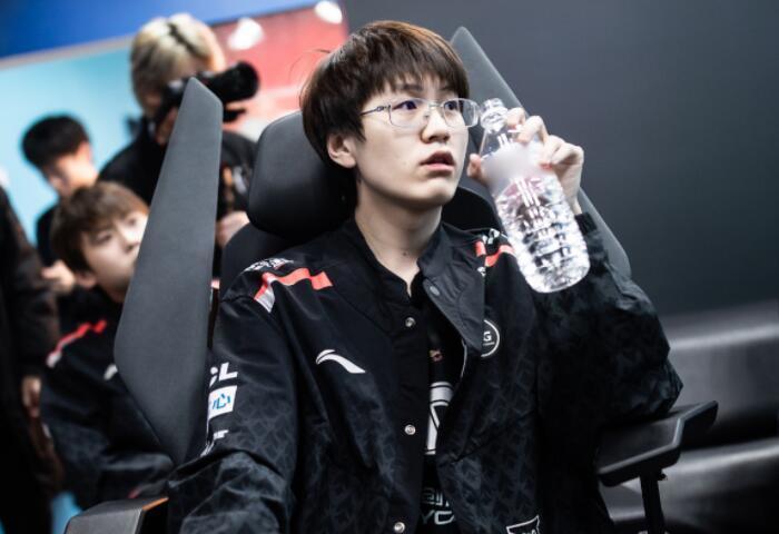 同时在防守 同时在防守