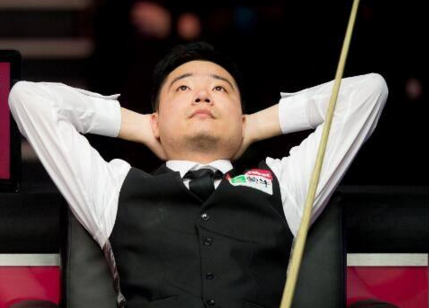 全场观众共 全场观众共