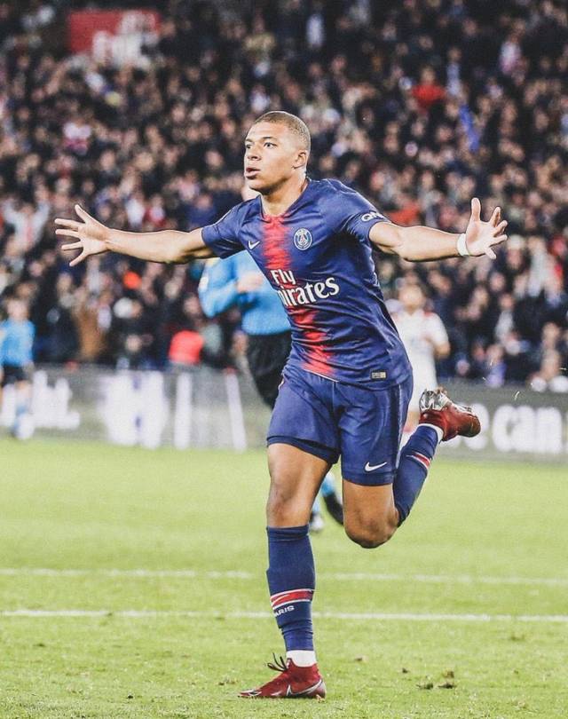 伤病轮换更 伤病轮换更